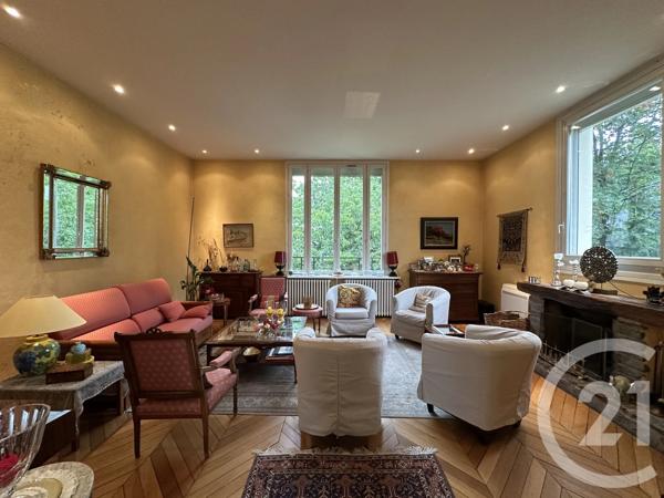 Maison à vendre  8 pièces - 180,12 m 2   ST MAUR DES FOSSES  - 94