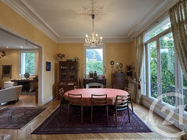 Maison à vendre  8 pièces - 180,12 m 2   ST MAUR DES FOSSES  - 94