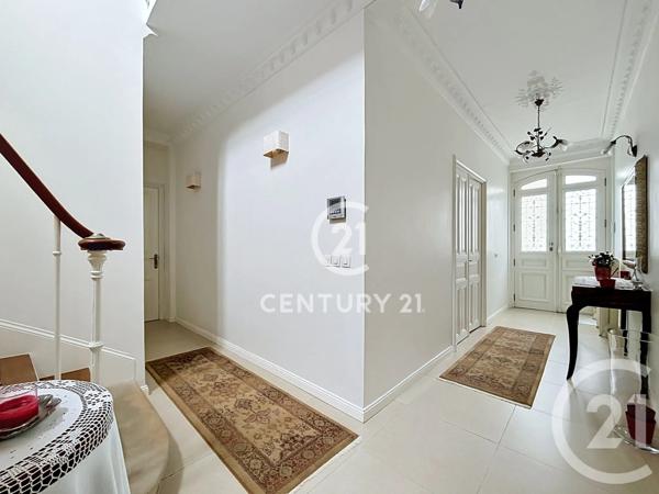 Maison à vendre  8 pièces - 209,50 m 2   MONTMAGNY  - 95