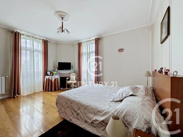 Maison à vendre  8 pièces - 209,50 m 2   MONTMAGNY  - 95
