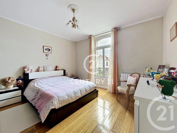 Maison à vendre  8 pièces - 209,50 m 2   MONTMAGNY  - 95