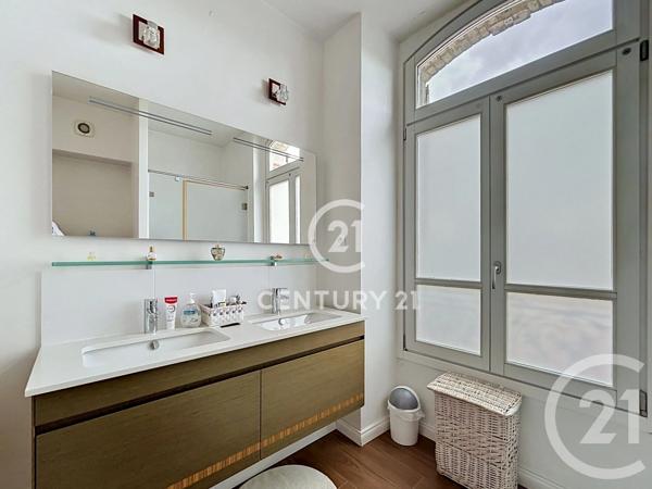 Maison à vendre  8 pièces - 209,50 m 2   MONTMAGNY  - 95