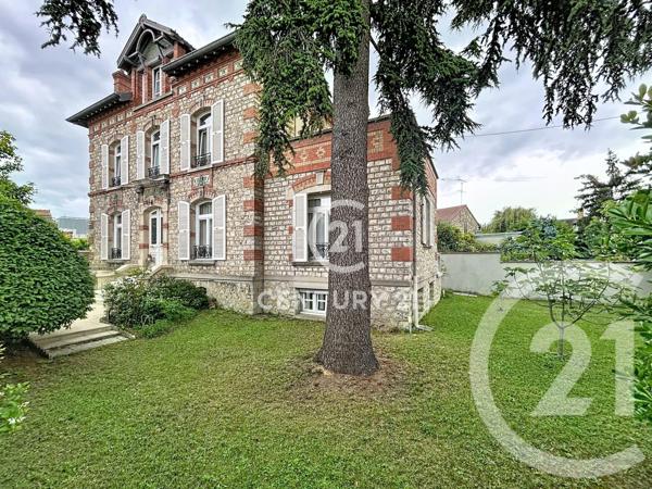 Maison à vendre  8 pièces - 209,50 m 2   MONTMAGNY  - 95