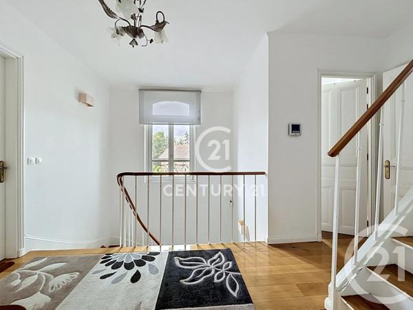 Maison à vendre  8 pièces - 209,50 m 2   MONTMAGNY  - 95
