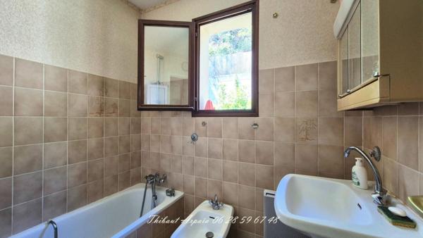 Maison de plain-pied 3 pièce(s) 60 m2  à Valensole avec garage et place de parking