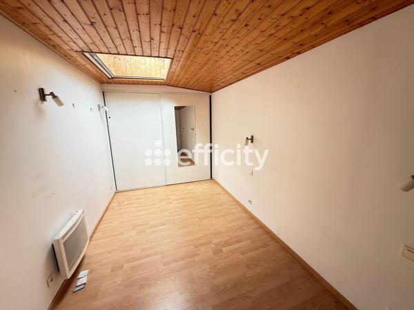 Maison
         5 pièces
        - 104 m² 249 900 € *