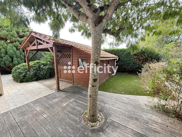 Maison
         5 pièces
        - 104 m² 249 900 € *