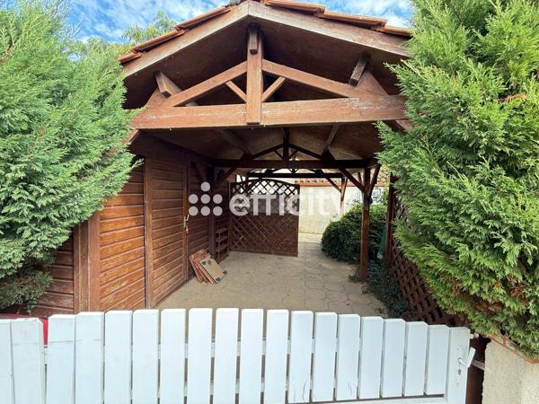 Maison
         5 pièces
        - 104 m² 249 900 € *