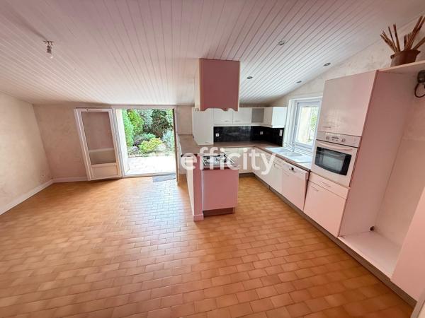 Maison
         5 pièces
        - 104 m² 249 900 € *