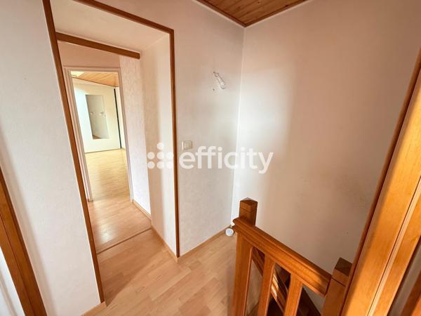 Maison
         5 pièces
        - 104 m² 249 900 € *