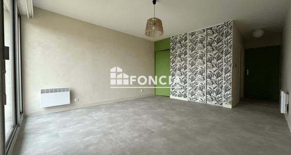 Location Studio 27.79 m² - Poitiers 86000