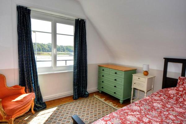 Maison  rénovée sur l'estuaire:  216 m2, 5 chambres, 5 wc, 4 SDB