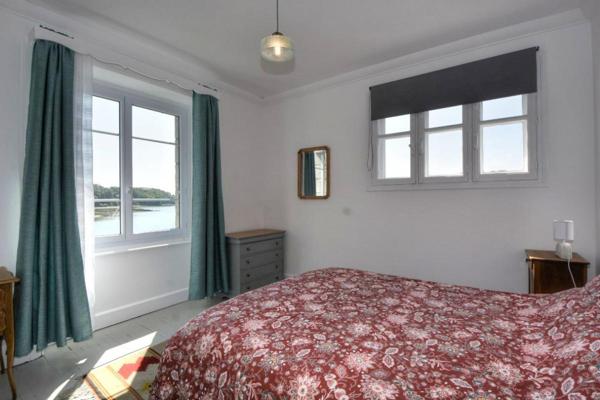 Maison  rénovée sur l'estuaire:  216 m2, 5 chambres, 5 wc, 4 SDB