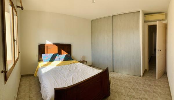 Villa T4 de plain-pied avec jardin et piscine