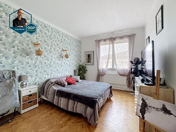 Appartement T4 de 121 m² avec terrasse, garage et jardinet