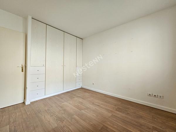 PUTEAUX HYPER CENTRE VILLE Appartement de 3 pièces avec cave et parking