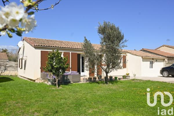 Maison traditionnelle 4 pièces de 73 m² à Mondragon (84430)
