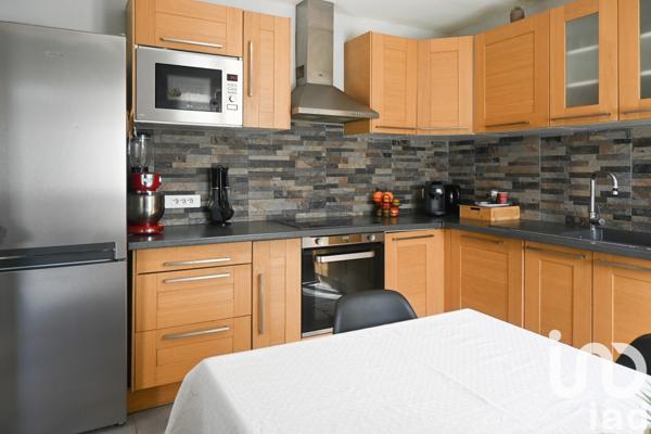 Maison traditionnelle 4 pièces de 73 m² à Mondragon (84430)