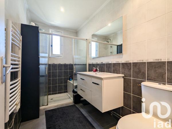 Maison traditionnelle 4 pièces de 73 m² à Mondragon (84430)