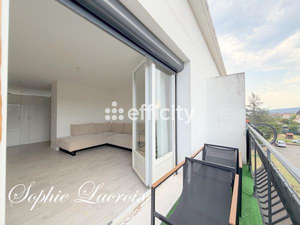 Appartement
         3 pièces
        - 63 m² Exclusivité 130 000 € *