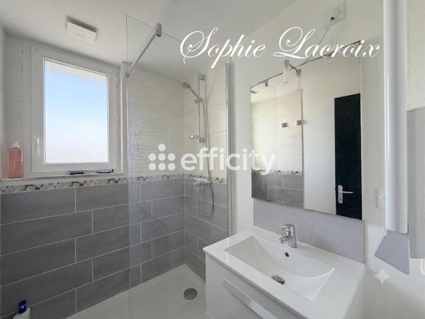 Appartement
         3 pièces
        - 63 m² Exclusivité 130 000 € *