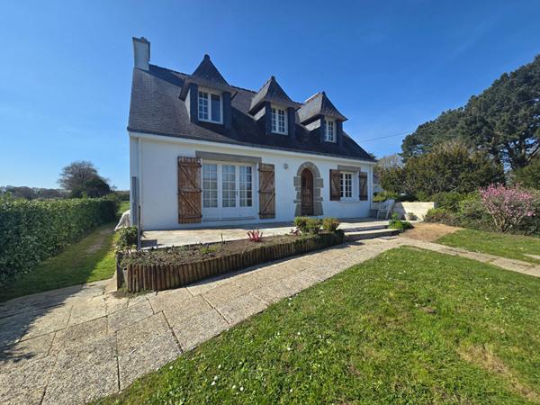 Sarzeau à proximité du bourg Maison 8 pièces sur grand jardin