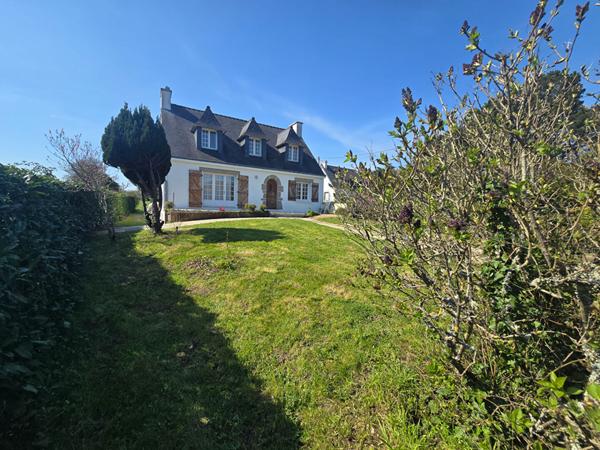 Sarzeau à proximité du bourg Maison 8 pièces sur grand jardin