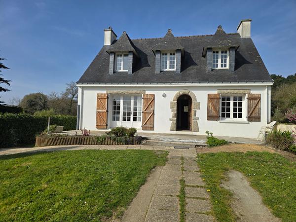 Sarzeau à proximité du bourg Maison 8 pièces sur grand jardin