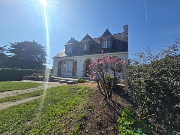 Sarzeau à proximité du bourg Maison 8 pièces sur grand jardin