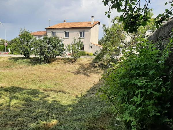 Maison de bourg 7 pieces dont 4 chambres a 5 minutes de Bressuire