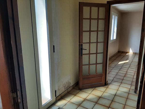 Maison de bourg 7 pieces dont 4 chambres a 5 minutes de Bressuire