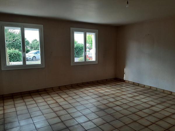 Maison de bourg 7 pieces dont 4 chambres a 5 minutes de Bressuire