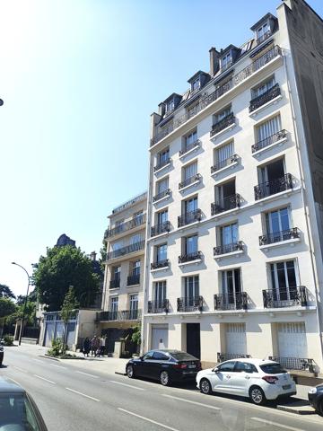 Appartement
         3 pièces
        - 71 m² Bien prestige 730 000 € *