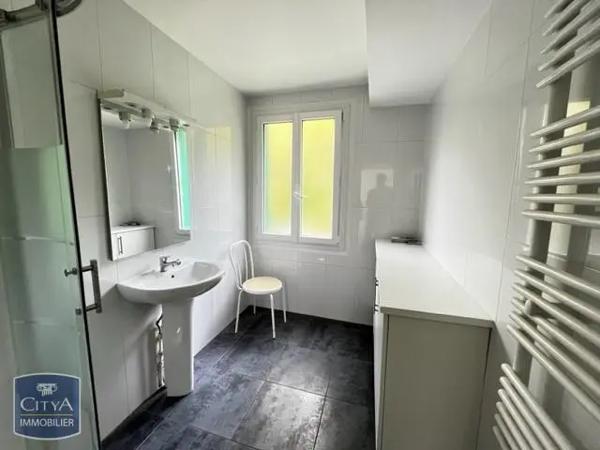 Appartement à louer 4 pièces 89.73m² Saint-Florent-sur-Cher (18400)