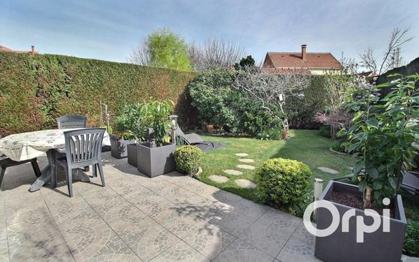 Maison à vendre    6 pièces •  Voisins-le-Bretonneux