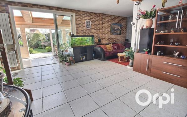 Maison à vendre    6 pièces •  Voisins-le-Bretonneux