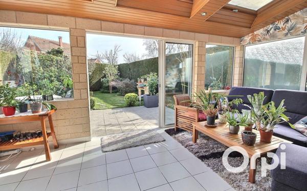 Maison à vendre    6 pièces •  Voisins-le-Bretonneux