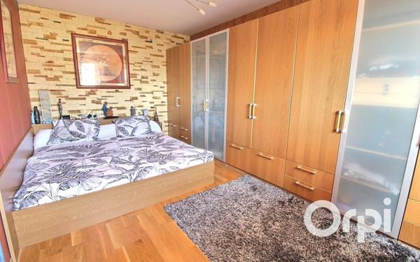 Maison à vendre    6 pièces •  Voisins-le-Bretonneux