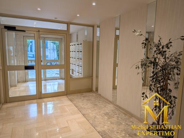 EXCLUSIVITE ! Appartement 3P rénové avec parking et cave - Centre Ville