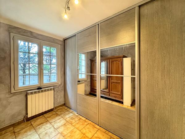 Maison Roquemaure Avecpiscine et appartements de168 m2