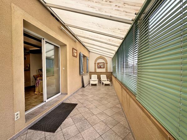 Maison Roquemaure Avecpiscine et appartements de168 m2