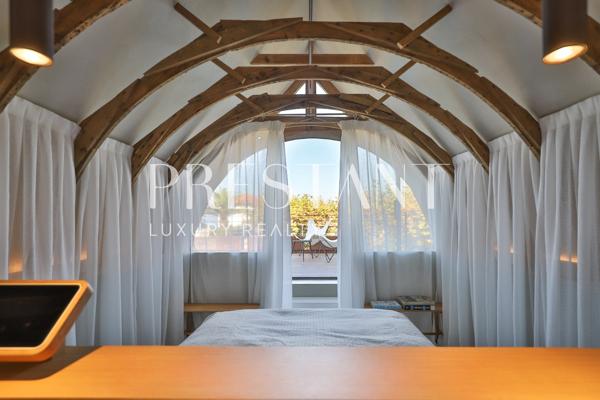 LA CHAPELLE KOSKENIA – au coeur du village – Loft magique et atypique pour deux personnes, GUETHARY