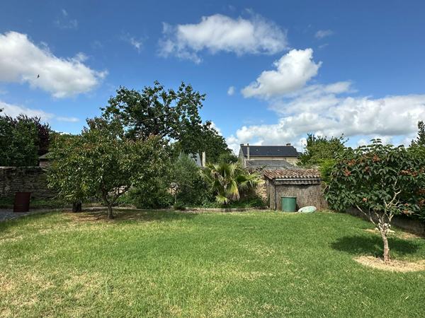 Maison à rénover 5 chambres centre ville de Doué la Fontaine