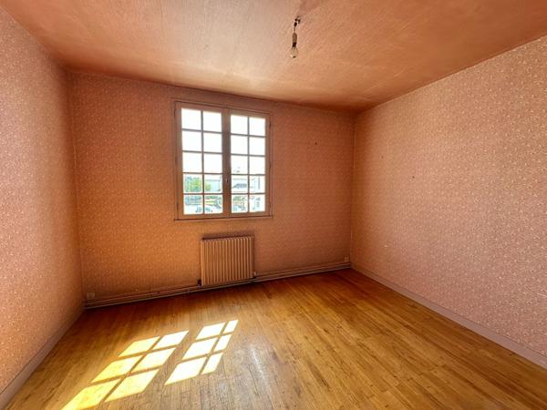 Maison à rénover 5 chambres centre ville de Doué la Fontaine