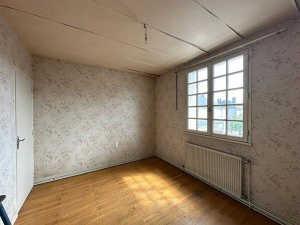 Maison à rénover 5 chambres centre ville de Doué la Fontaine