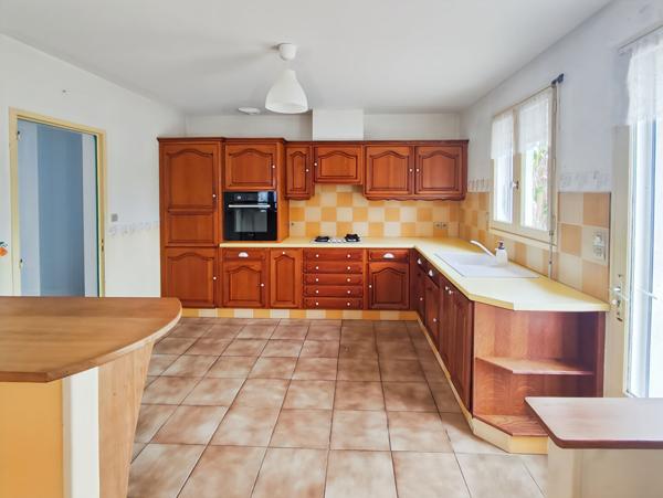 Maison sur demi sous-sol