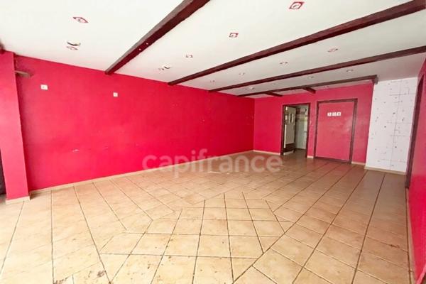 Murs Commerciaux-Emplacement N°1-Centre-Ville de Douarnenez (29)