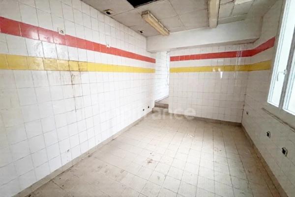 Murs Commerciaux-Emplacement N°1-Centre-Ville de Douarnenez (29)