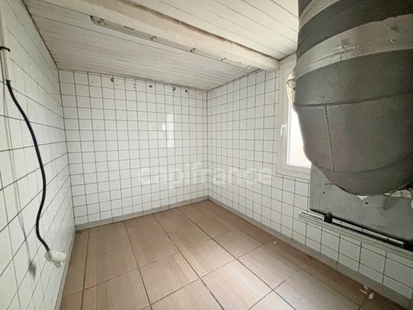 Murs Commerciaux-Emplacement N°1-Centre-Ville de Douarnenez (29)