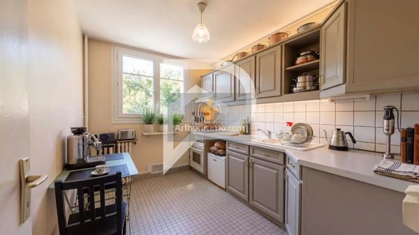 Vente                                                      Appartement
                        
                     3 pièces                      60 m2                     à Bougival